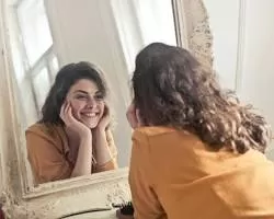 چگونه به خود عشق بورزیم و عزت نفسمان را افزایش دهیم؟